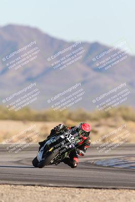 media/Dec-07-2025-CVMA (Sun) [[3e7d2de5dc]]/Race 16-Formula Middleweight/